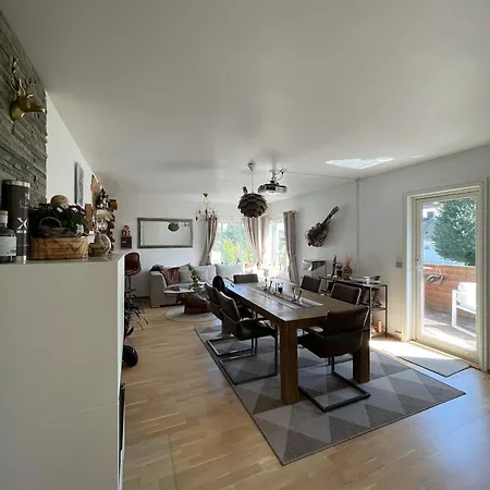 Cosy 750m From Forum Apartment